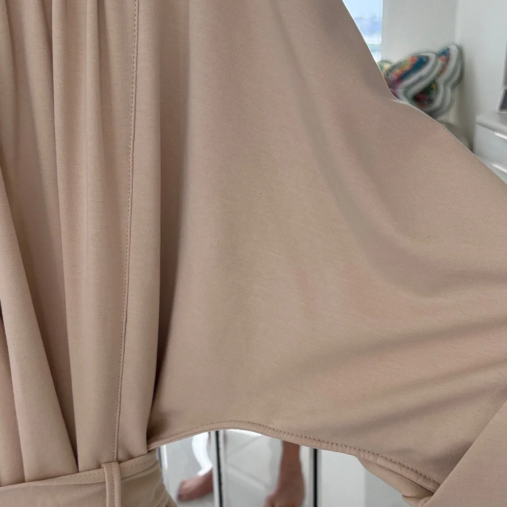 Chic Beige Jacket with Tie Belt - Picture 8 of 13